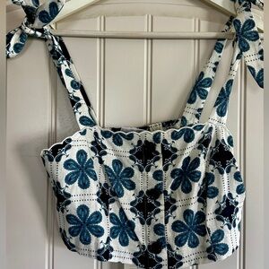 **MOVING SALE - Make an offer** 
Agua Bendita x Target White & Blue Floral Top